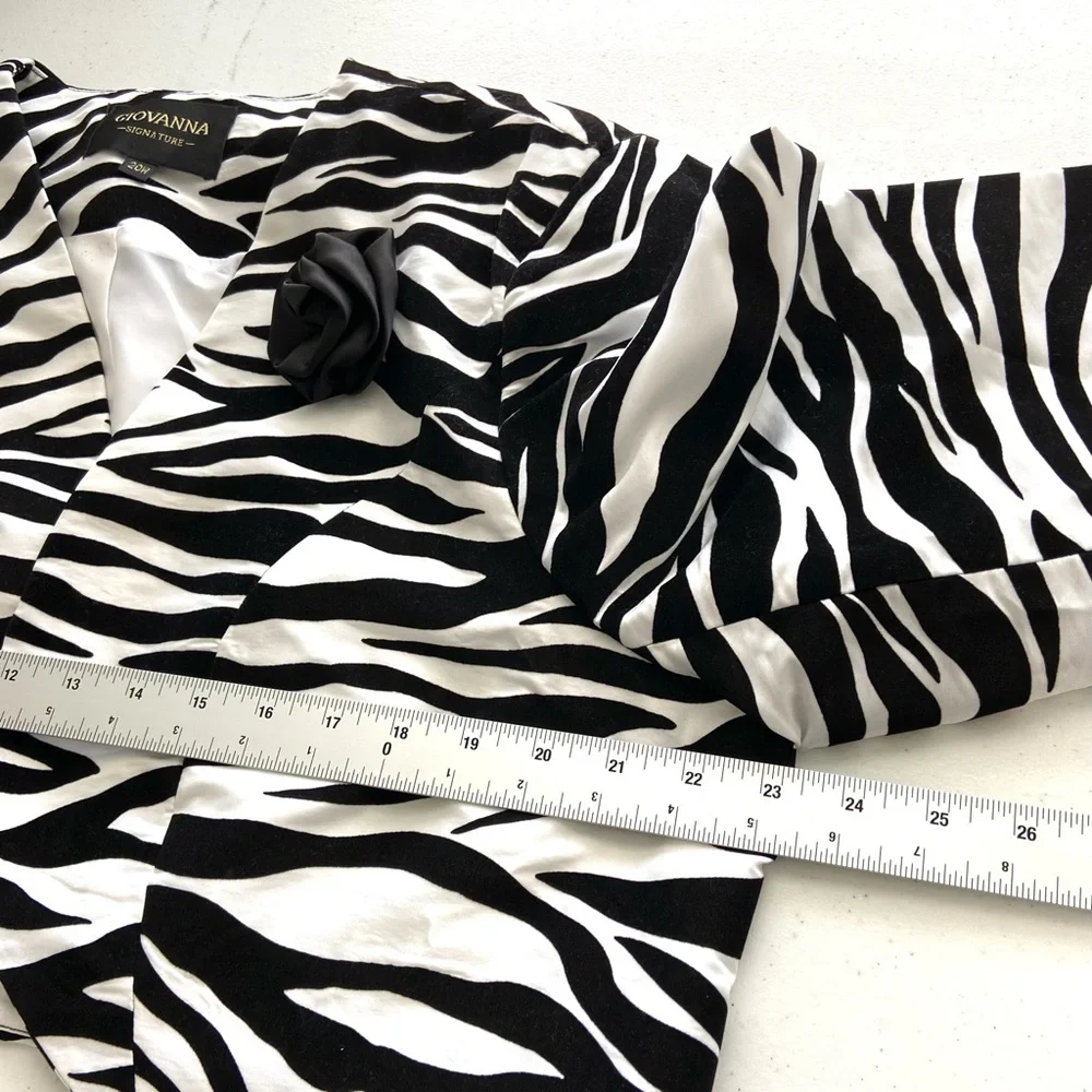 Giovanna 2PC Dress Suit Women’s 20W Black/White Zebra Print‎ Burnout Blazer Open